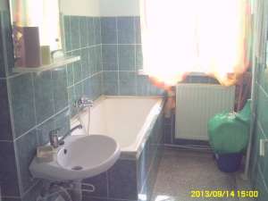 BC - Ofer spre inchiriere apartament 2 camere decomandat,  mobilat