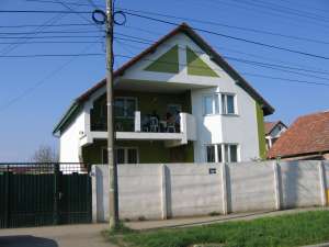 VAND CASA CU ETAJ