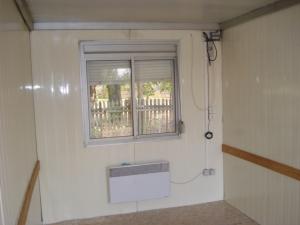 VAND CONTAINER BIROU