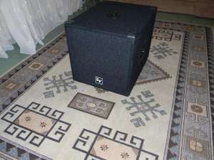 Vand 2 Subwoofere f puternice de 18" ,  800W real (1600W program si 3200W peak!) Eminence Omega Pro1