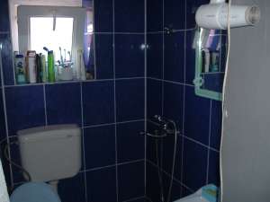 vand sau schimb apartament 1 camera la casa recent renovat