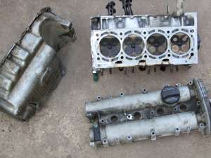 Vand componente  golf 4 : chiuloasa ,  capac chiuloasa tip motor  A X P  1.4 16 v  ,  baie de ulei g