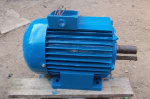 motor trifazic