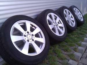 Jante cu anvelope Mercedes-Benz Clasa C-16�