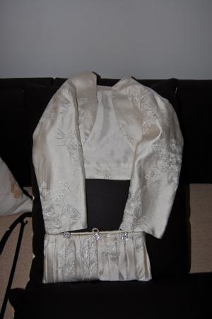 Vand rochie mireasa deosebita eleganta,        ieftin,        accesorii incluse