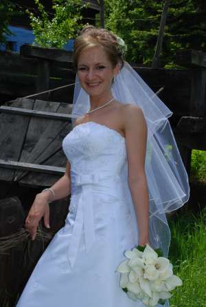 vand/inchiriez rochie de mireasa