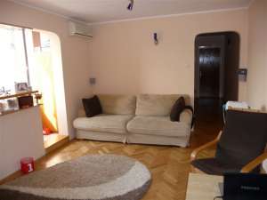 vand 4 camere apartament Apusului