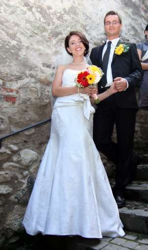 Ieftin!Vand rochie mireasa deoasebita,  accesorii cadou,  550neg