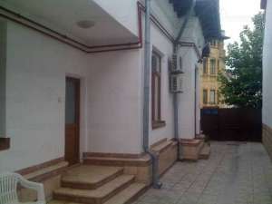 Dacia,   vila de inchiriat,   S+P+1+M,   suprafata 230mp, 