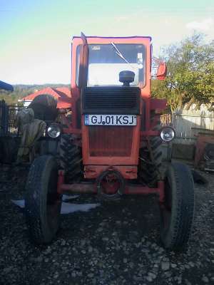 Vand tractor u650 +plug 3 discuri