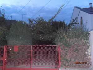 VAND,  IN ORASUL BACAU,  CASA DIN CARAMIDA CU 6 CAMERE