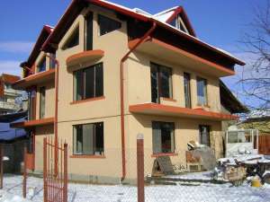 Inchiriez vila,  spatiu comercial Prahova Campina