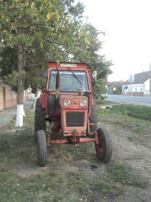 Vand tractor U650 an de fab 1994 in stare buna