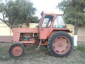 Vand tractor U650 an de fab 1994 in stare buna
