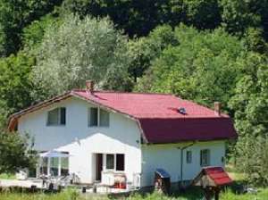 vand vila casa de vacanta zona submontana