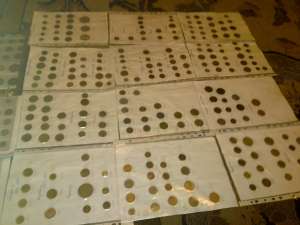 colectie de monezi peste 400 de monezi din diferite tari si 200 de dubluri,  monezi
