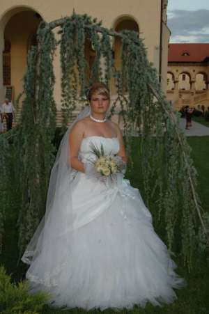 Vand rochie de mireasa moderna