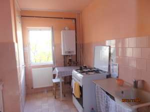 BACAU ^ apartament 2 camere de vanzare,  la Piata Miorita,  in blocuri noi,  la etajul 3