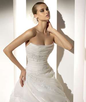 Inchiriere rochie de mireasa Pronovias Mansion by Elite Mariaj