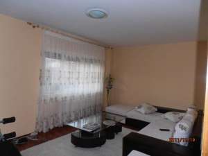 BACAU �VAND URGENT APARTAMENT DE LUX CU 3 CAMERE LA PRETDE CRIZA
