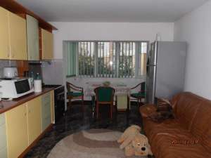 BACAU �VAND URGENT APARTAMENT DE LUX CU 3 CAMERE LA PRETDE CRIZA