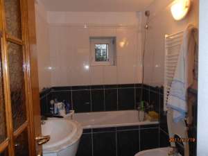 BACAU �VAND URGENT APARTAMENT DE LUX CU 3 CAMERE LA PRETDE CRIZA