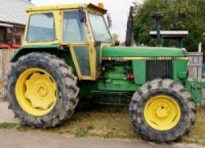 VIND TRACTOR JOHN DEERE 3040 DTC
