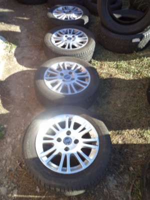 Jante Volvo Originale 15 Inch Stare Foarte Buna Anvelope Michelin 195 60 15 Aproape Noi