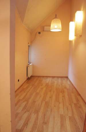 Zona Dacia - Eminescu,   vila P+1,   singur curte,   3 camere,   suprafata 135mp