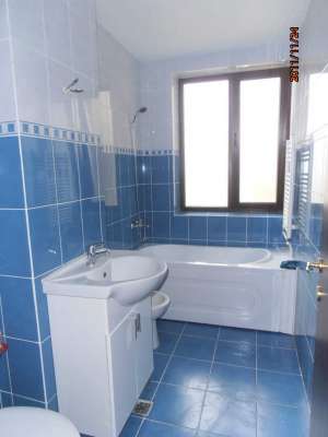 BACAU VAND URGENT APARTAMENT DE LUX CU 2 CAMERE,  SITUAT IN ZONA MIORITA, 
