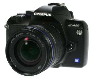 Vand aparat foto Olympus e 420 si Camera video Panasonic MD-10000