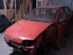 Dezmembrez un Fiat Punto 1.1 din 1997 pentru piese