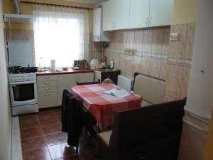 Vand apartament cu 3 camere