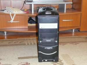 Vand unitate calculator-pret avant. 280 ron.