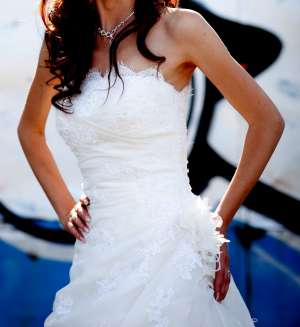 Vand rochita de mireasa Sposa