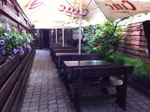 INCHIRIEZ BISTRO,   PUB,   RESTAURANT CU TERASA