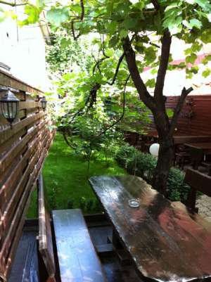 INCHIRIEZ BISTRO,   PUB,   RESTAURANT CU TERASA
