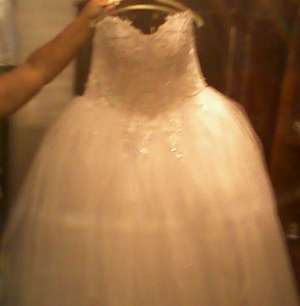 VAND/INCHIRIEZ ROCHIE DE MIREASA NOUA