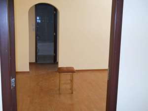 BACAU � VAND APARTAMENT CU 2 CAMERE DECOMANDATE,  PE MARASESTI,  LA ETAJUL 2, 