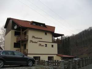 Propietar,  vand urgent la pret de criza,  negociabil,  terenuri pt. constructii vile si pensiuni