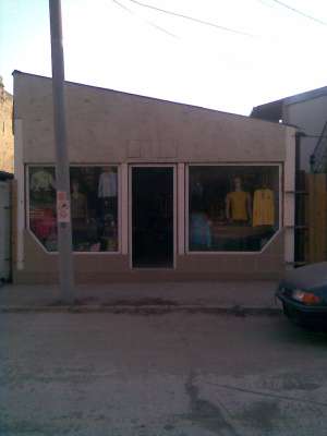 Vand casa P+1 cu 2 magazine