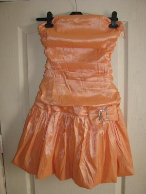 vand 2 rochii de seara,  2 perechi de pantofi zara si musette,  costum Mango,  fusta pnk casual