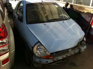 vand ford ka avariat