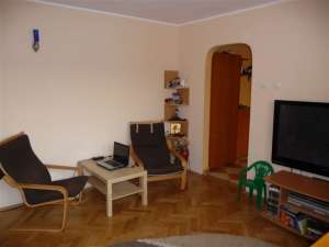 vand apartament 4 camere