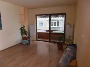 BACAU * VAND APARTAMENT CU 3 CAMERE DECOMANDATE,  ETAJ 3,  IN ZONA PRIETENIEI (NORD),  COMPLET RENOV