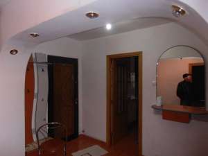 BACAU * VAND APARTAMENT CU 3 CAMERE DECOMANDATE,  de LUX,  PE MARTIR HOREA,  COMPLET RENOVAT, 