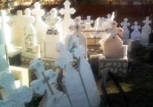 Producator cruci marmura