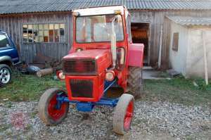 vind Tractor U 445
