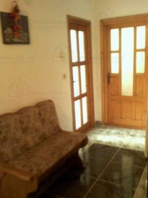 VAND URGENT SI IEFTIN IN BACAU APARTAMENT CU 3 CAMERE PE MIHAI VITEAZUL,  F
