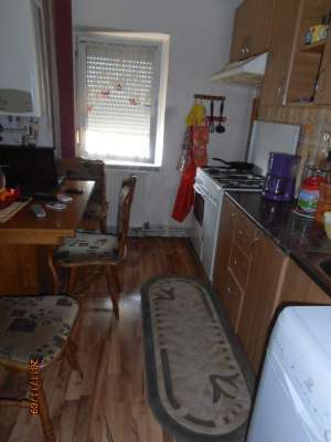 BACAU � VAND APARTAMENT CU 2 CAMERE RENOVAT,   ZONA TIC � TAC, 